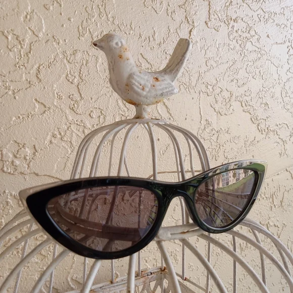 MCM authentic black cat eye sunglasses - Picture 9 of 13